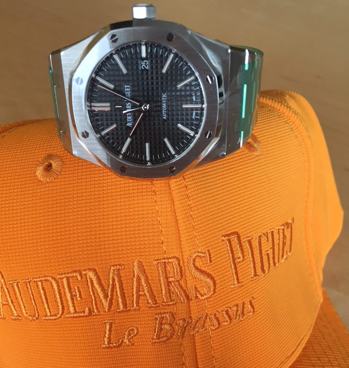 audemars-piguet-royal-oak-41mm-swiss-watch-box